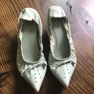 Low heel women’s dress shoes